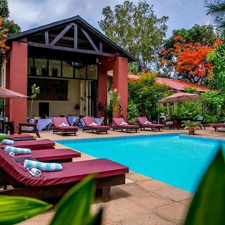 Hibiscus House Gambia Ξενοδοχείο Brufut Εξωτερικό φωτογραφία