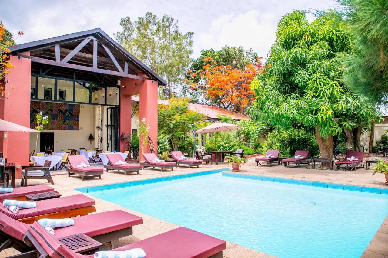 Hibiscus House Gambia Ξενοδοχείο Brufut Εξωτερικό φωτογραφία