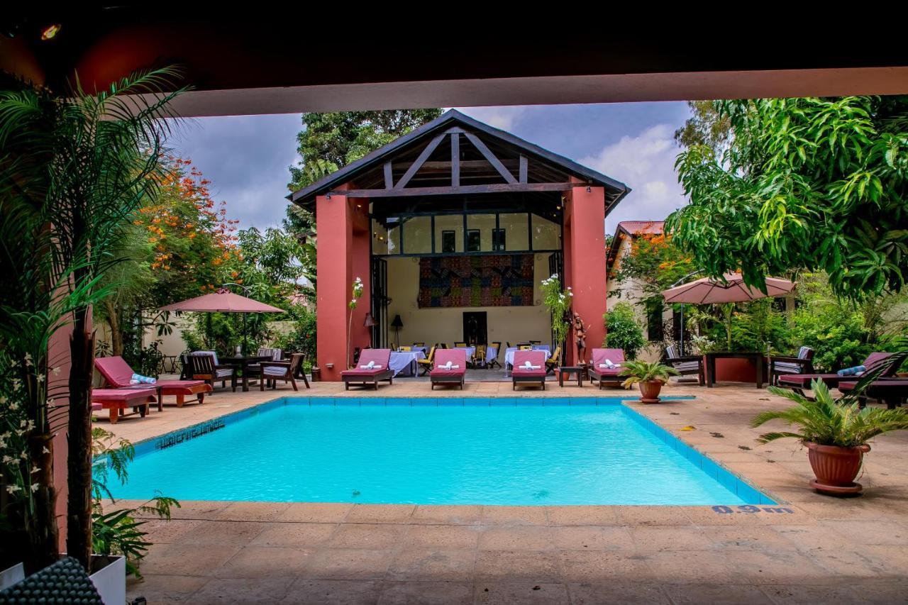 Hibiscus House Gambia Ξενοδοχείο Brufut Εξωτερικό φωτογραφία