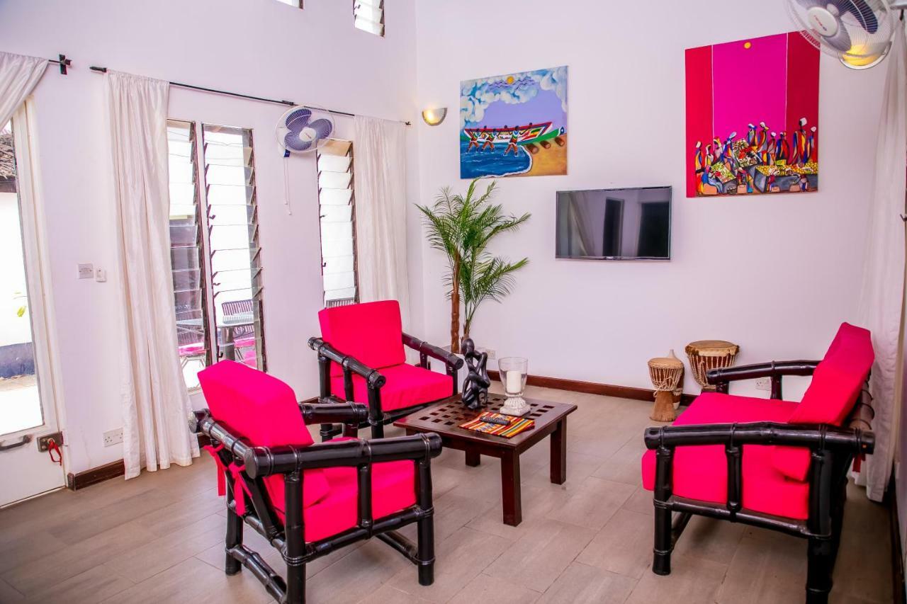Hibiscus House Gambia Ξενοδοχείο Brufut Εξωτερικό φωτογραφία