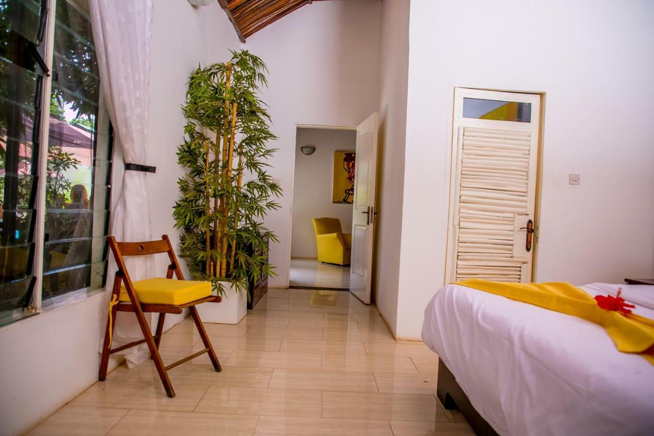 Hibiscus House Gambia Ξενοδοχείο Brufut Εξωτερικό φωτογραφία