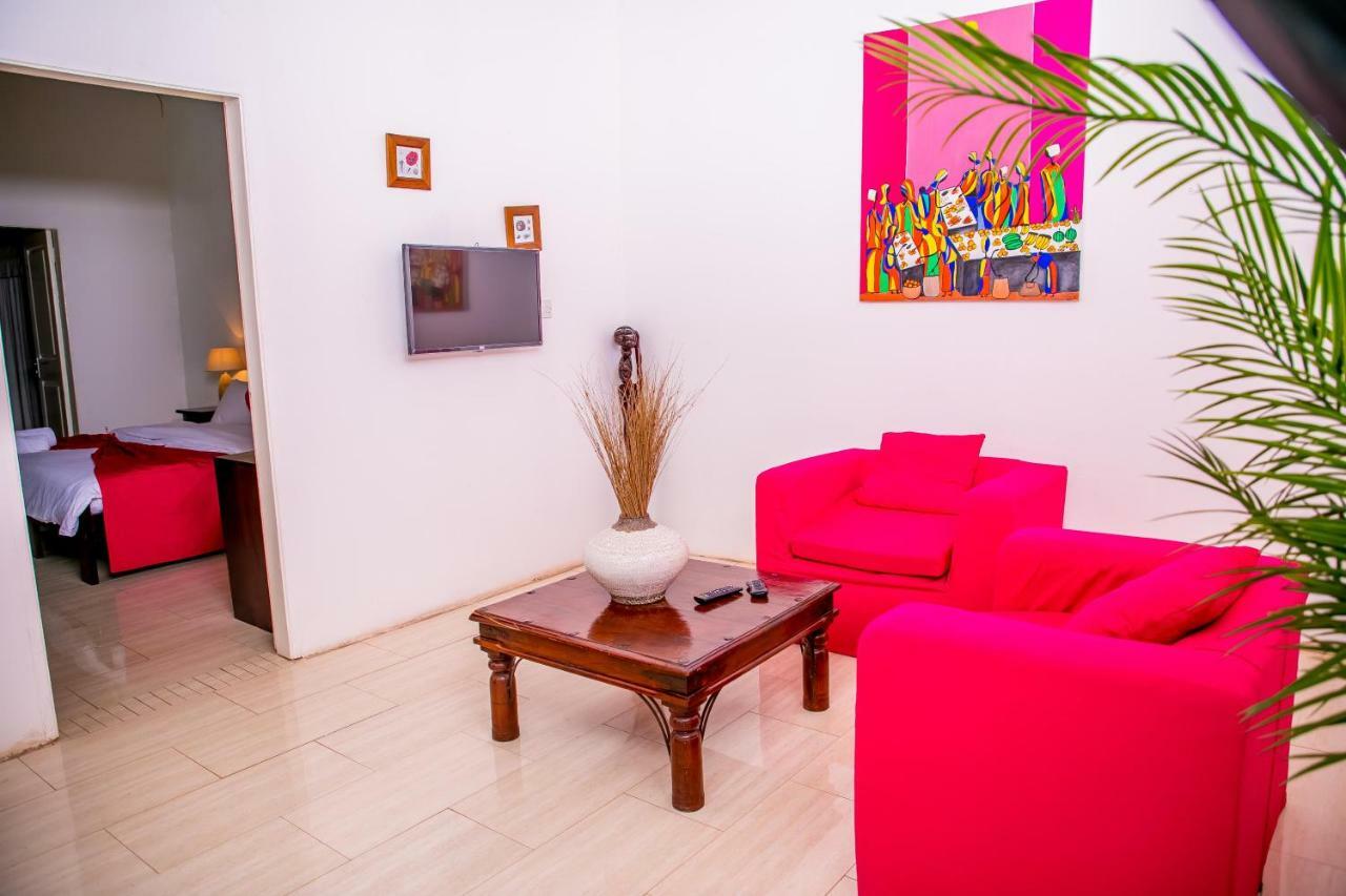 Hibiscus House Gambia Ξενοδοχείο Brufut Εξωτερικό φωτογραφία