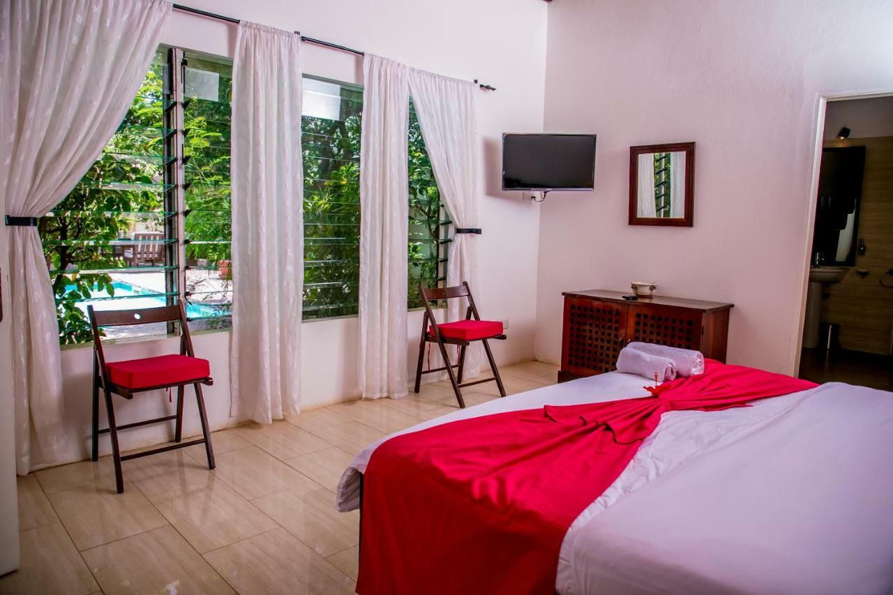 Hibiscus House Gambia Ξενοδοχείο Brufut Εξωτερικό φωτογραφία